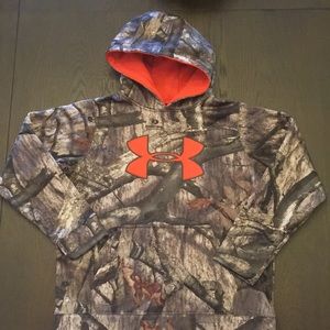 Under Armour mossy oak print. Boys youth Large EUC